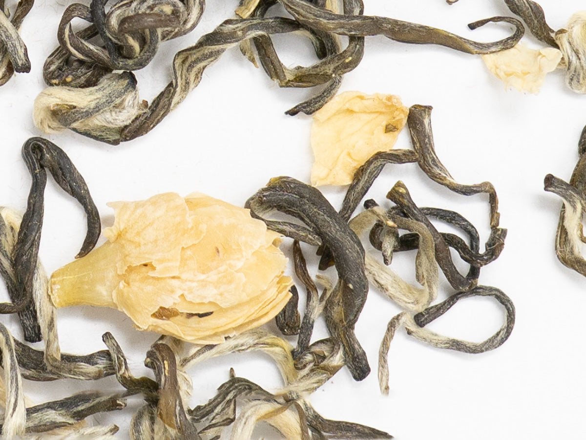 Bi Tan Piao Xue | A Tea That Blooms Before Your Eyes