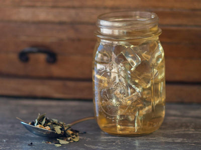 Slimming Weight Loss Oolong Tea Brewed as Iced Tea from Hackberry Tea